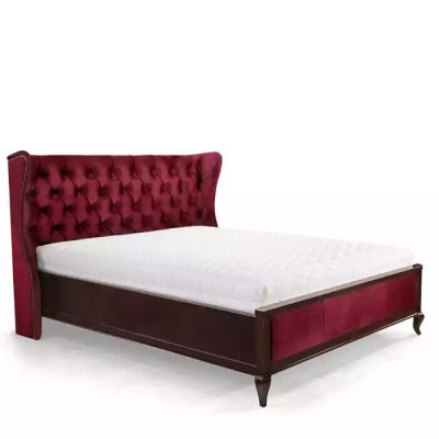 Classico letto in stile Chesterfield di lusso Letto matrimoniale in legno Mobili rossi in velluto.