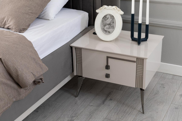 Set camera da letto moderna con letto matrimoniale comodino armadio di lusso.