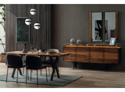 Completo set da pranzo marrone e nero con tavolo da pranzo in legno e sedie imbottite.