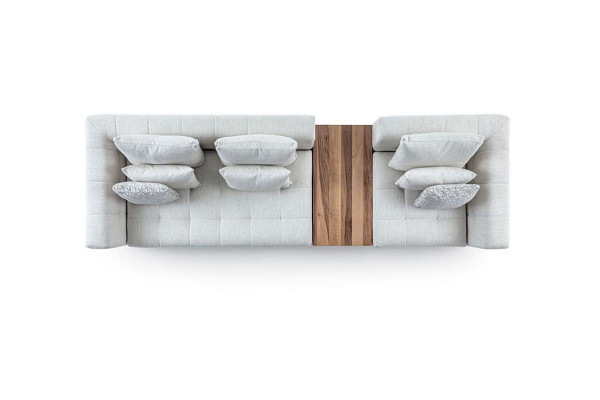 Divano imbottito moderno a quattro posti bianco per il salotto, nuovo del designer.