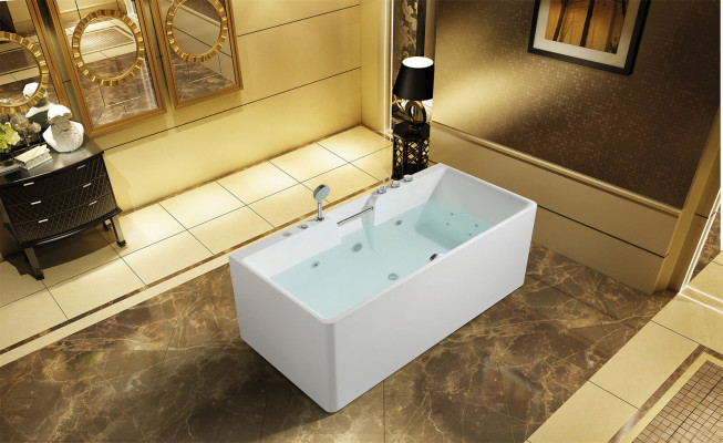 Vasca idromassaggio, vasca da bagno con idromassaggio integrato per interni, home spa bianca, vasca rilassante.