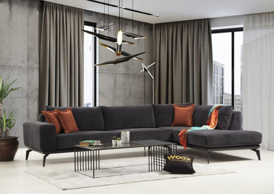 Divano d'angolo grigio imbottito, tre posti in stoffa da designer, set per il soggiorno.