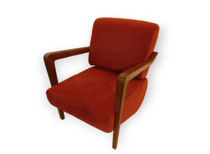 Sedia imbottita rossa moderna monoposto per soggiorno.