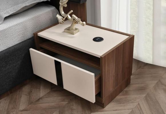 Camera da letto con letto matrimoniale, comodini, armadio grigio - 4 pezzi