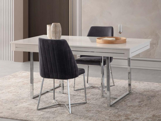 Tavolo da pranzo moderno allungabile in legno bianco per sala da pranzo.