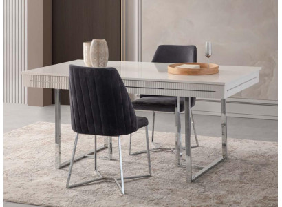 Tavolo da pranzo moderno allungabile in legno bianco per sala da pranzo.