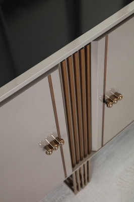 Elegante set da pranzo composto da tavolo da pranzo + 4 sedie + credenza 6 pezzi.