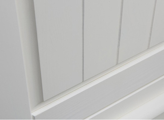 Mobili classici per il soggiorno in bianco marrone vetrina in legno.