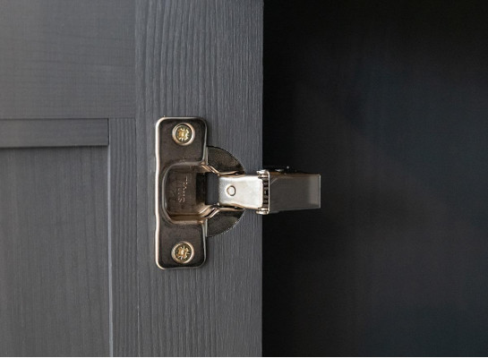 Comò, credenze, armadio alto con 5 cassetti, scaffale, nuovo comò.