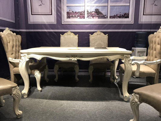 Set da pranzo in stile barocco-rococò, tavolo da pranzo x6 sedie in pelle Chesterfield.