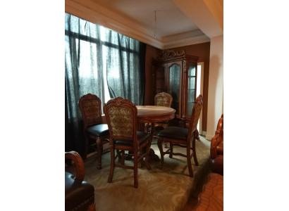Tavolo da pranzo rotondo + set di 4 sedie da tavolo Decorazione completa Tavolo rotondo in legno con tavoli