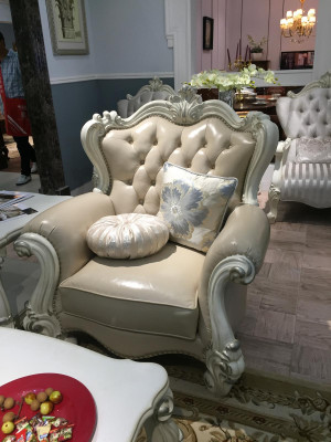 Poltrona 1 posto in stile antico beige in legno barocco trono reale.