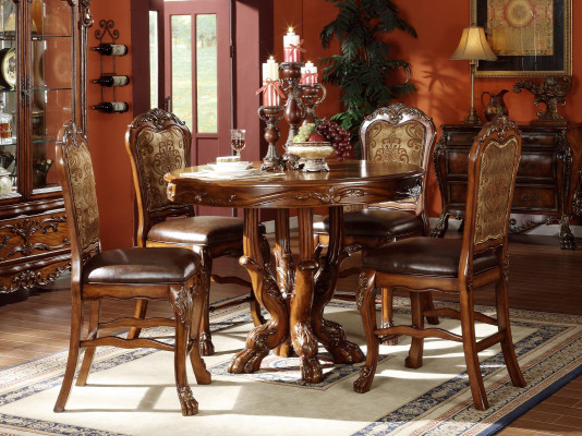 Tavoli da pranzo rotondi in legno di design per sala da pranzo e cucina marrone.