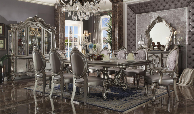 Set da pranzo 11 pezzi nuovo barocco con tavolo, 8 sedie, credenza e specchio.