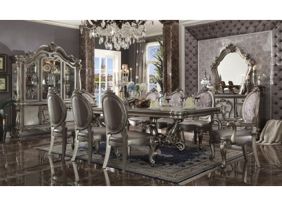 Set da pranzo 11 pezzi nuovo barocco con tavolo, 8 sedie, credenza e specchio.