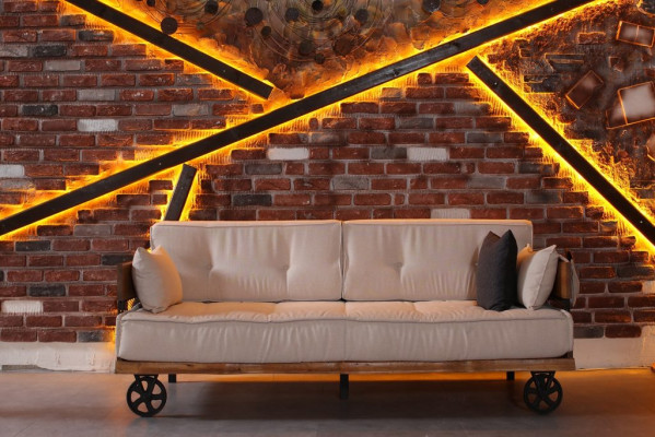 Divano di lusso imbottito 3 + 3 posti con tavolino da salotto stile loft.