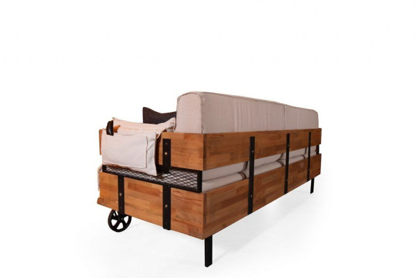 Divano a tre posti stile Gründerzeit, design loft, cuscini beige in tessuto.