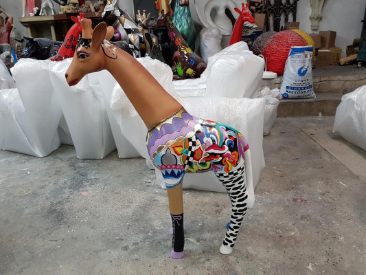 Astratto decorativo figura statua scultura figure statue sculture giraffa giraffa.