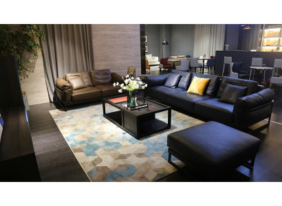 Esclusivo set divano 3 + 2 posti in pelle con pouf imbottito per il soggiorno.