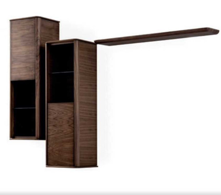 Set soggiorno parete attrezzata con ripiano e supporto TV dal design moderno.