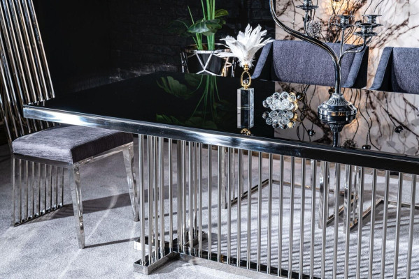 Tavoli di lusso Tavolo da pranzo in metallo Moderno stile moderno.   Tavoli di lusso Tavolo da pranzo in metallo Stile moderno.