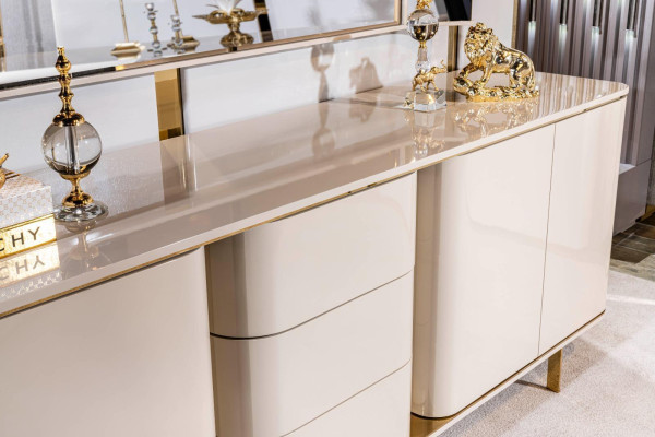 Sala da pranzo completa con tavolo 4 sedie credenza specchio set 7 pezzi.