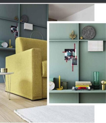 Divano di design a due posti giallo in tessuto, divano letto, mobili italiani.