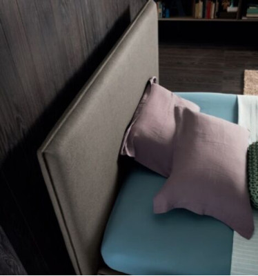 Letto matrimoniale di lusso marrone 200x200 in pelle per camera da letto design imbottito dell'hotel.