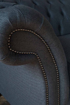 Divano design 4 posti in tessuto imbottito divano classico Chesterfield.