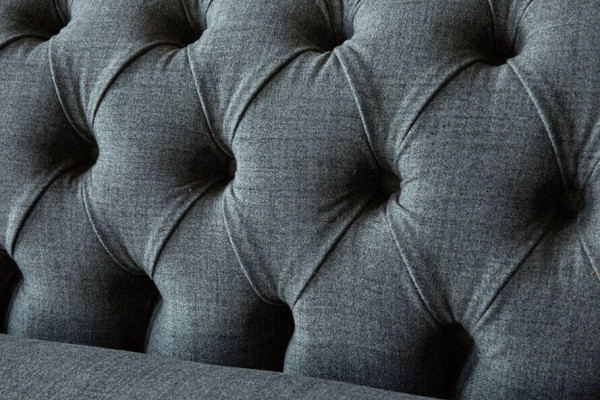 Design divano Chesterfield in tessuto con 4 posti in tessuto grigio, nuovo.