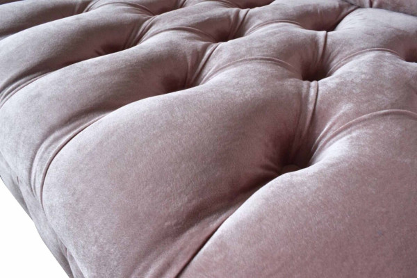 Chesterfield divano a 3 posti in tessuto rosa nuovo per il soggiorno.