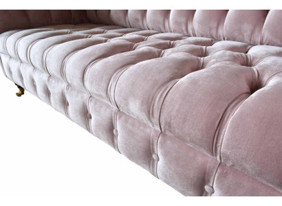 Chesterfield divano a 3 posti in tessuto rosa nuovo per il soggiorno.
