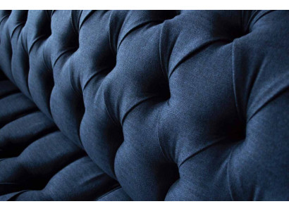 Divano a tre posti Chesterfield di lusso blu nuovo.
