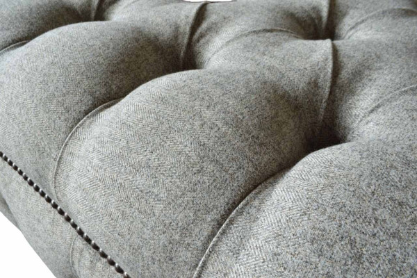 Divano design a tre posti grigio imbottito nuovo