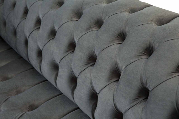 Divano Chesterfield Chesterfield inglese grigio in velluto a tre posti da 230 cm per ufficio.