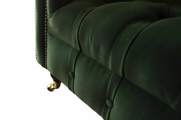 Divano design 3 posti in tessuto Chesterfield per il soggiorno.
