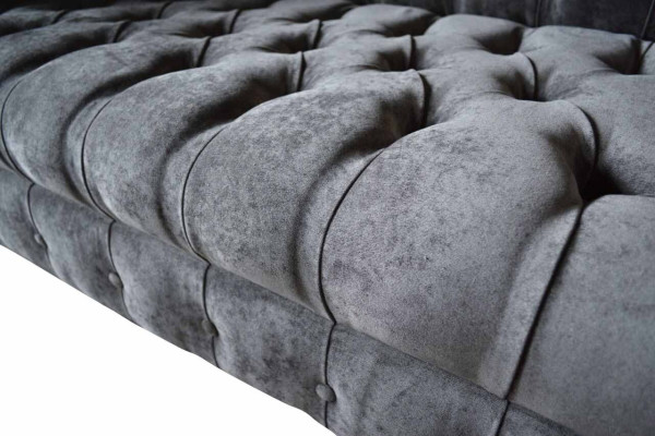 Divano a 2 posti design in tessuto grigio Chesterfield nuovo.