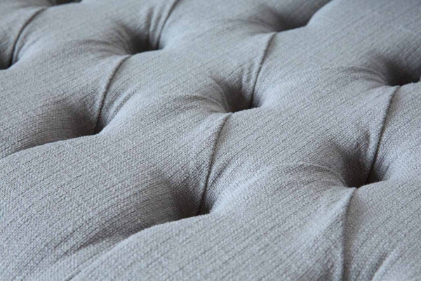 Chesterfield lusso divano a 2 posti in tessuto stoffa nuovo.
