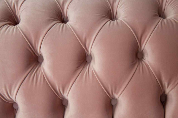 Divano 2 posti Chesterfield imbottito in tessuto di design per il soggiorno. Nuovo.