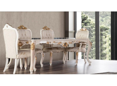 Set di 4 sedie da pranzo in legno.