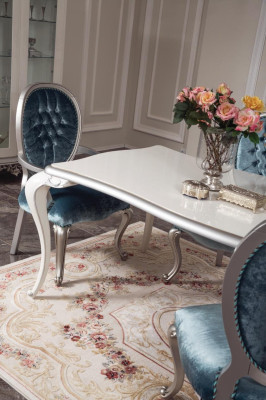Set da pranzo Classico con tavolo Sala da pranzo 4 sedie 5 pezzi. insieme di sedie  Set da pranzo Classico con tavolo Sala da pranzo 4 sedie 5 pezzi. insieme di sedie
