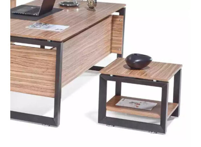 Tavolino da salotto quadrato marrone di lusso in legno, design per arredamento del soggiorno