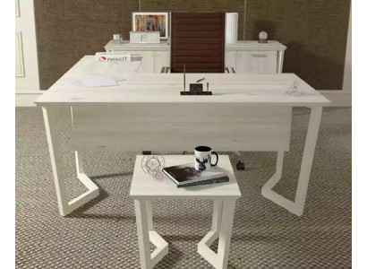 Tavolino bianco moderno in legno esclusivo stile studio.