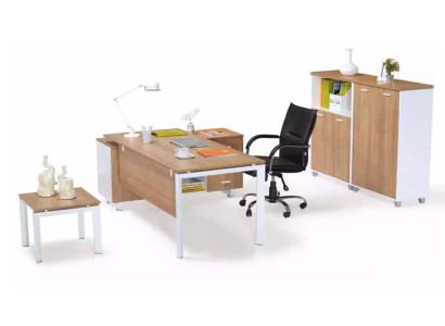 Tavolino marrone esclusivo per il soggiorno. Mobili da designer per il soggiorno. Tavolo da ufficio.