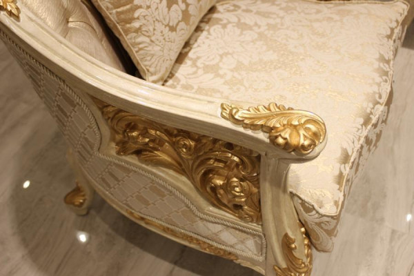 Elegante set di mobili per il soggiorno con divano e 2 poltrone.