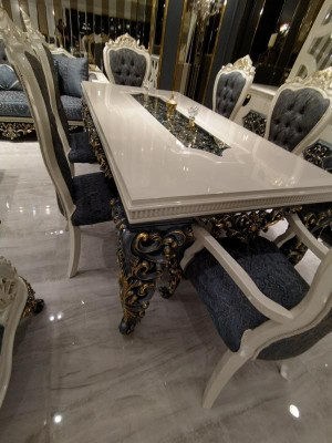 Elegante sala da pranzo Tavolo da pranzo di lusso Tavolo glamour Nuovo da pranzo