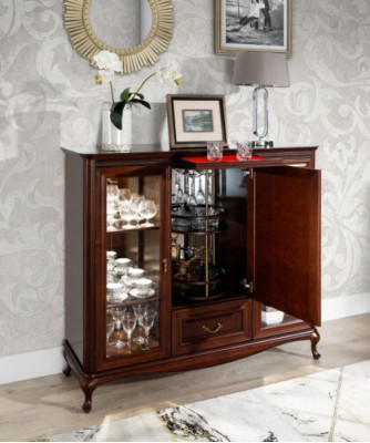 Mobile bar con armadio girevole per bottiglie, credenza in legno con vetrina.
