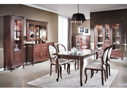 Set da pranzo di lusso per il soggiorno in stile italiano unico.