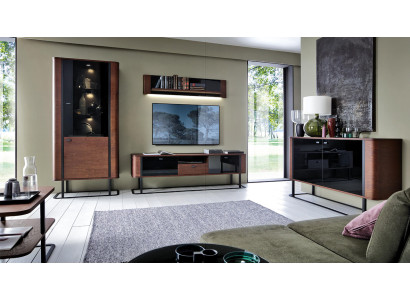Set soggiorno di alta qualità, cassettiera, armadio, comodini, credenza.