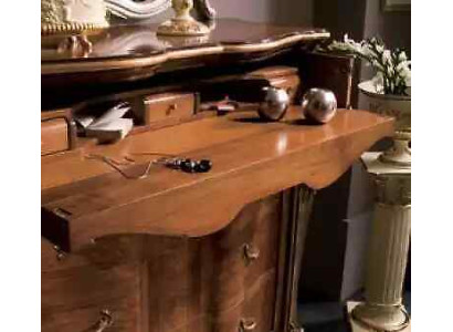 Camera da letto Mobili Set composto da 5 pezzi. Letto, 2 comodini, cassettiera. Stile classico in legno.